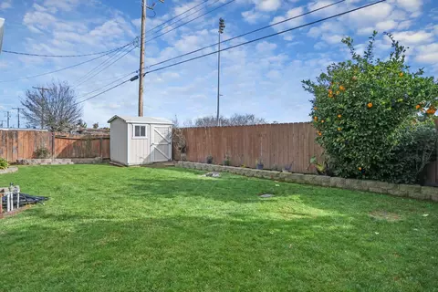 Exterior - 32 S Corinth Ave, Lodi, CA 95242 photo 12 of 17