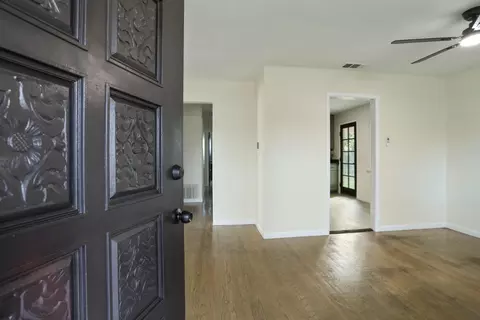 Entry Way - 32 S Corinth Ave, Lodi, CA 95242 photo 2 of 5