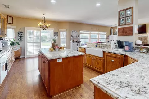 Kitchen - 2185 Perry St, Sutter, CA 95982 photo 3 of 9
