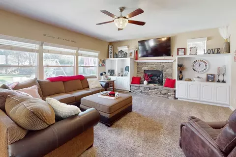 Living - 2185 Perry St, Sutter, CA 95982 photo 3 of 4