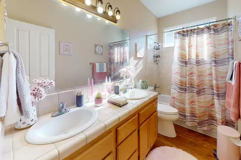 Bath - 2185 Perry St, Sutter, CA 95982 photo 1 of 4