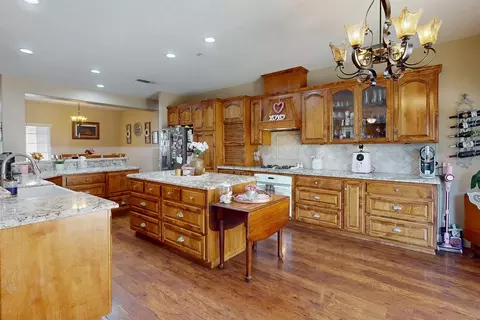 Kitchen - 2185 Perry St, Sutter, CA 95982 photo 7 of 9
