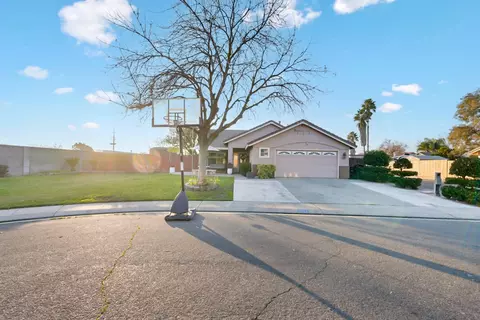 1421 Riverette Dr, Modesto, CA 95351 photo 2