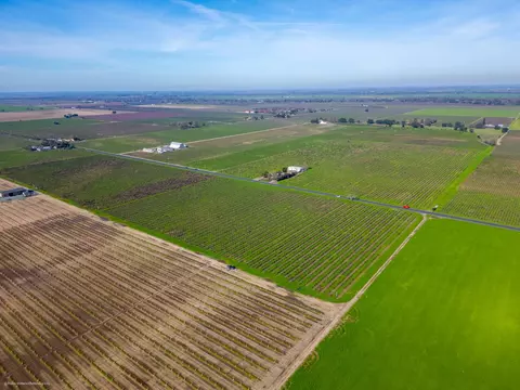 2491 W Peltier Rd, Lodi, CA 95242 photo 4
