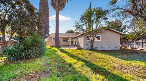 Exterior - 1611 E Olive Ave, Merced, CA 95340 photo 5 of 7