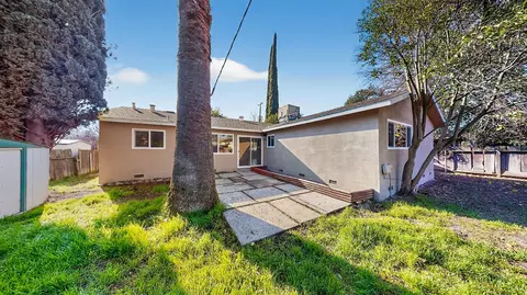 Exterior - 1611 E Olive Ave, Merced, CA 95340 photo 7 of 7