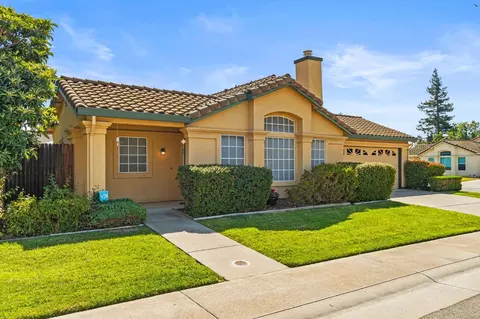8475 Camino Vista Way, Elk Grove, CA 95624
