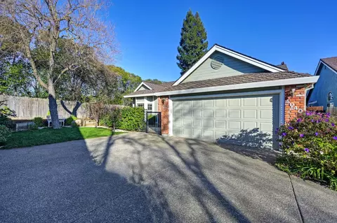 4040 Alex Ln, Carmichael, CA 95608 photo 4