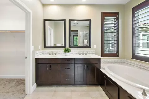 Bath - 2248 Cannery Loop, Davis, CA 95616 photo 2 of 4
