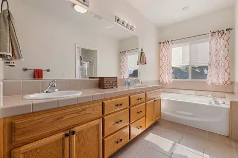 Bath - 2730 Explorer Way, Turlock, CA 95382 photo 3 of 6