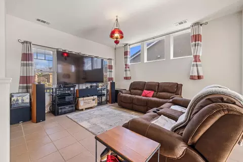 Living - 2730 Explorer Way, Turlock, CA 95382 photo 1 of 3