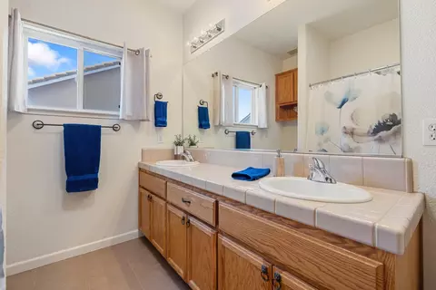 Bath - 2730 Explorer Way, Turlock, CA 95382 photo 6 of 6