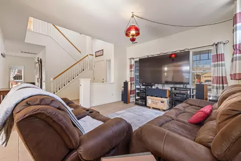 Living - 2730 Explorer Way, Turlock, CA 95382 photo 2 of 3