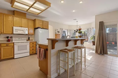 Kitchen - 2730 Explorer Way, Turlock, CA 95382 photo 5 of 6