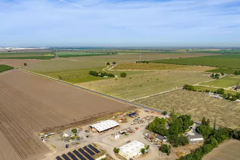 17133 E Gawne Rd, Stockton, CA 95215 photo 2