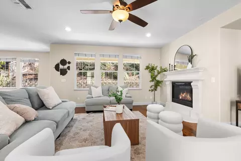 Living - 772 Pullman Ct, Rocklin, CA 95765 photo 5 of 10