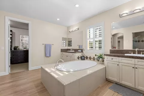 Bath - 772 Pullman Ct, Rocklin, CA 95765 photo 3 of 10