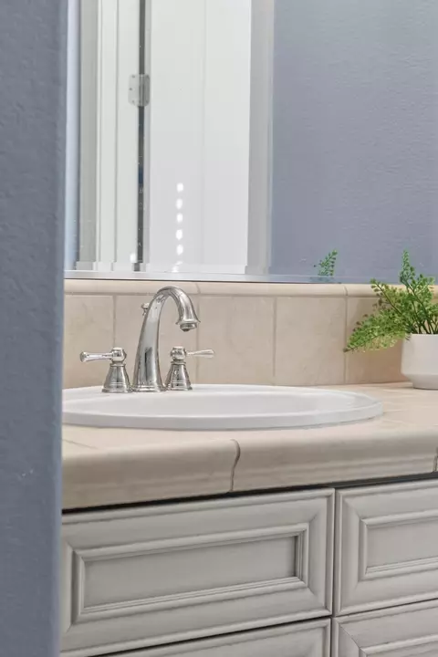Bath - 772 Pullman Ct, Rocklin, CA 95765 photo 2 of 10
