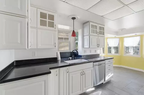 Kitchen - 818 Blue Bell Ct, Placerville, CA 95667 photo 2 of 3