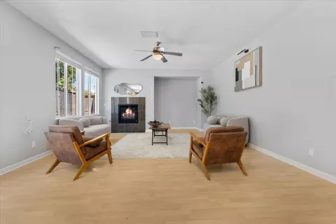 Living - 20855 Grapevine Dr, Patterson, CA 95363 photo 2 of 3