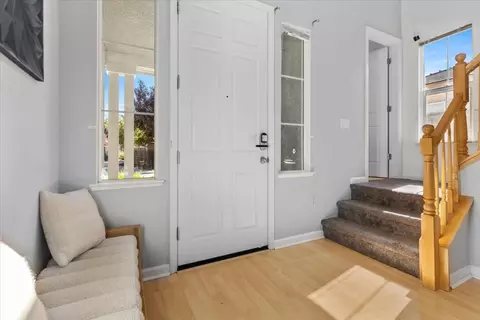 Entry Way - 20855 Grapevine Dr, Patterson, CA 95363 photo 2 of 5