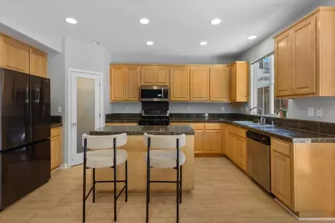Kitchen - 20855 Grapevine Dr, Patterson, CA 95363 photo 3 of 5