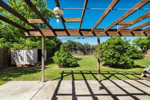 Exterior - 185 E Wyman Rd, French Camp, CA 95231 photo 5 of 16