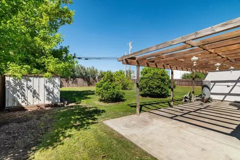 Exterior - 185 E Wyman Rd, French Camp, CA 95231 photo 6 of 16
