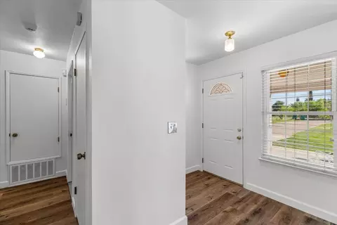 Entry Way - 185 E Wyman Rd, French Camp, CA 95231 photo 5 of 5