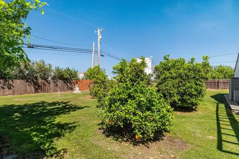 Exterior - 185 E Wyman Rd, French Camp, CA 95231 photo 8 of 16