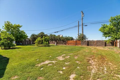 Exterior - 185 E Wyman Rd, French Camp, CA 95231 photo 12 of 16