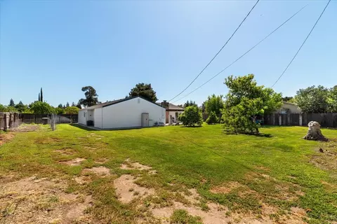 Exterior - 185 E Wyman Rd, French Camp, CA 95231 photo 15 of 16
