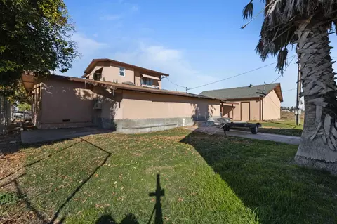 Exterior - 5000 Nunes Rd, Turlock, CA 95382 photo 5 of 6