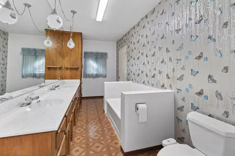 Bath - 5000 Nunes Rd, Turlock, CA 95382 photo 1 of 2