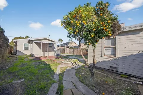 Exterior - 430 E 8th St, Pittsburg, CA 94565 photo 7 of 7