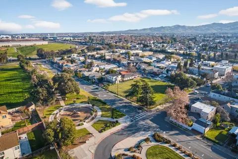 View/Area - 430 E 8th St, Pittsburg, CA 94565 photo 6 of 6