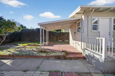 Exterior - 430 E 8th St, Pittsburg, CA 94565 photo 4 of 7