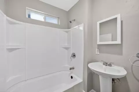 Bath - 430 E 8th St, Pittsburg, CA 94565 photo 2 of 2
