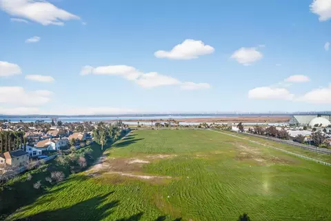 View/Area - 430 E 8th St, Pittsburg, CA 94565 photo 4 of 6