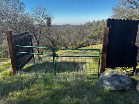 15806 Perimeter Rd, Grass Valley, CA 95949