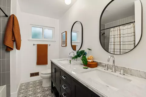 Bath - 6716 Rappahannock Way, Carmichael, CA 95608 photo 1 of 4