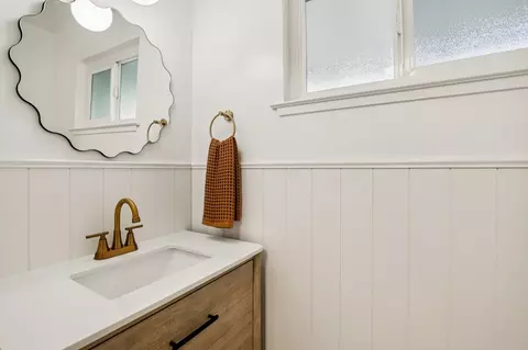 Bath - 6716 Rappahannock Way, Carmichael, CA 95608 photo 4 of 4