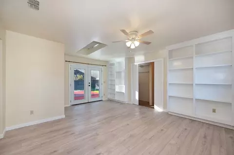 Living - 5831 Hesper Way, Carmichael, CA 95608 photo 16 of 19