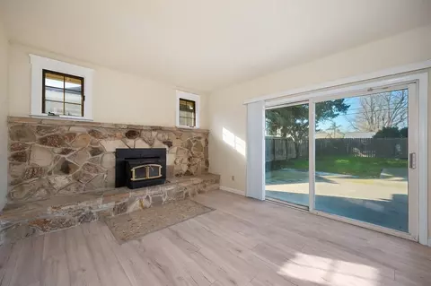 Living - 5831 Hesper Way, Carmichael, CA 95608 photo 12 of 19