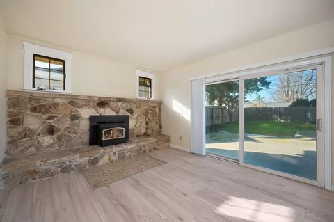 Living - 5831 Hesper Way, Carmichael, CA 95608 photo 13 of 19