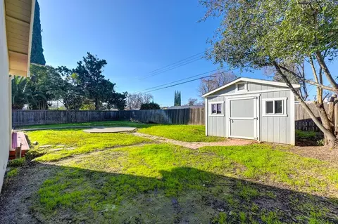 Exterior - 5831 Hesper Way, Carmichael, CA 95608 photo 17 of 22
