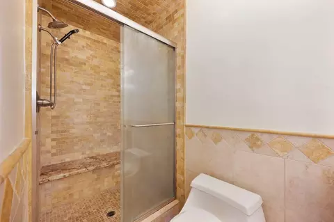 Bath - 5831 Hesper Way, Carmichael, CA 95608 photo 4 of 7