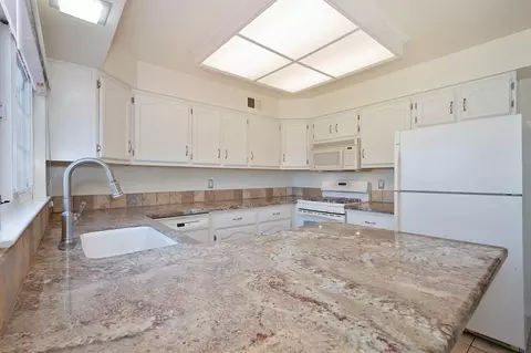 Kitchen - 5831 Hesper Way, Carmichael, CA 95608 photo 2 of 10
