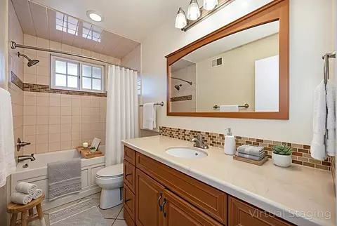 Bath - 5831 Hesper Way, Carmichael, CA 95608 photo 3 of 7