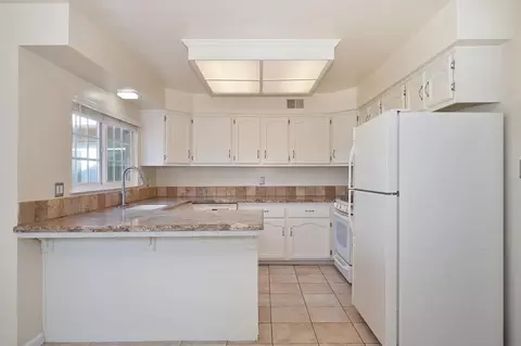 Kitchen - 5831 Hesper Way, Carmichael, CA 95608 photo 3 of 10